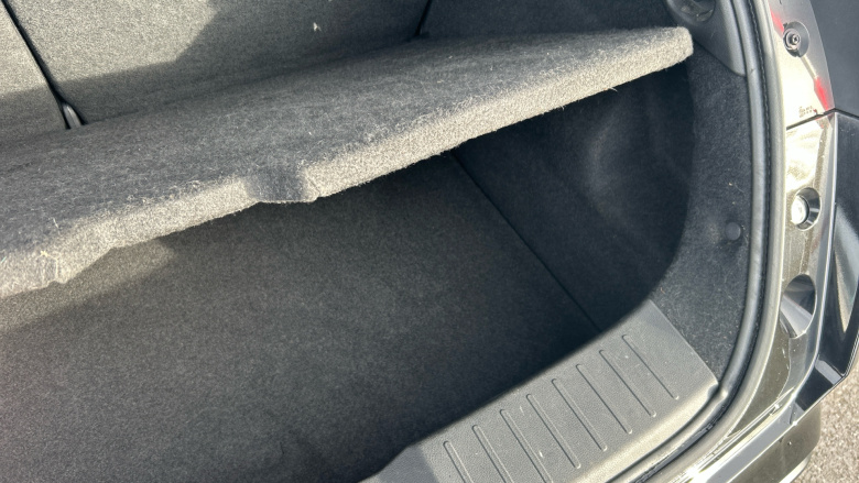 Nissan Juke 1.0 DiG-T 114 Tekna 5dr Petrol Hatchback